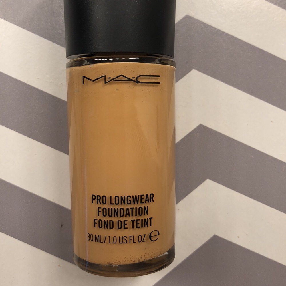 MAC ProLongwear Foundation NC30
